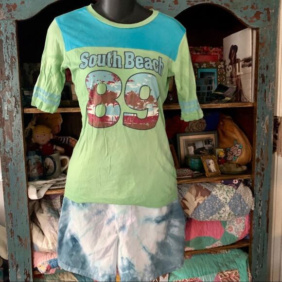 VTG SOUTH BEACH FOOTBALL TEE - Picture 2 of 8